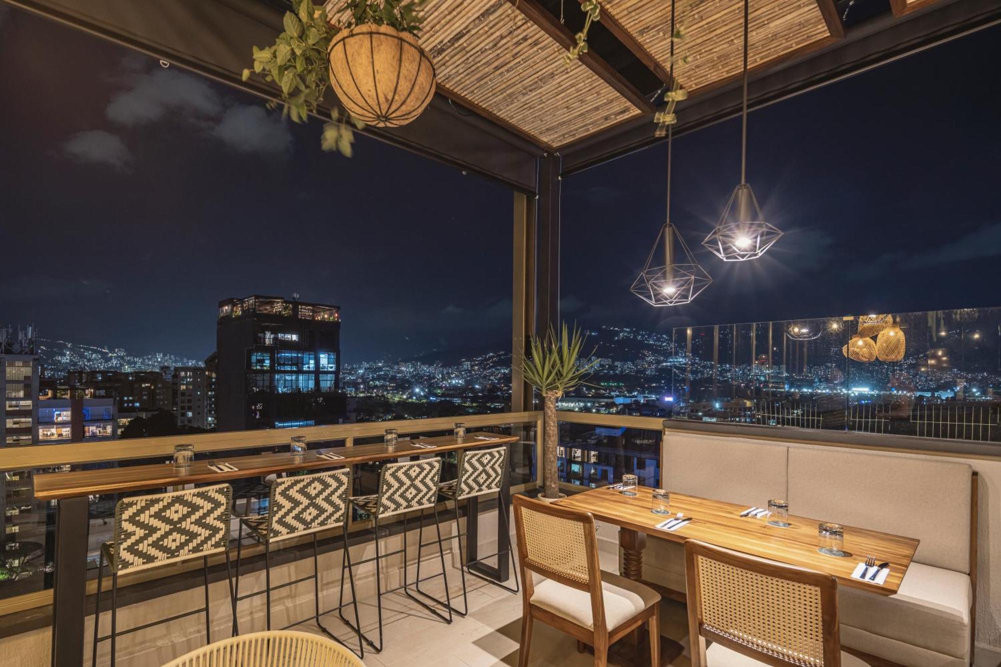 Golden Valley Hotel Медельїн Екстер'єр фото
