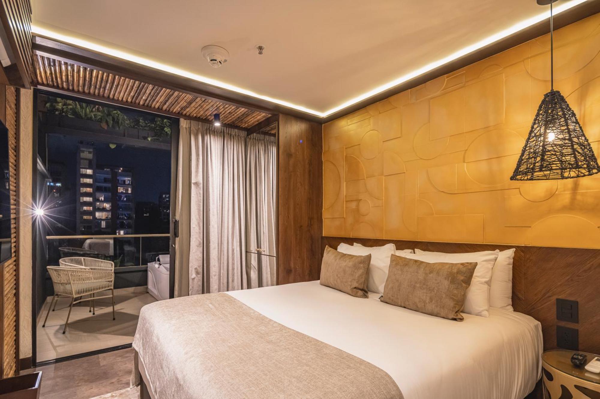 Golden Valley Hotel Медельїн Екстер'єр фото